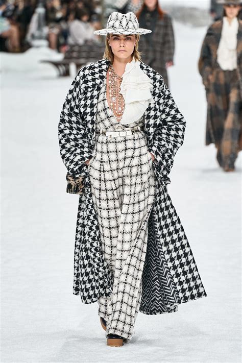 collezione chanel make 2019|Chanel fashion collection.